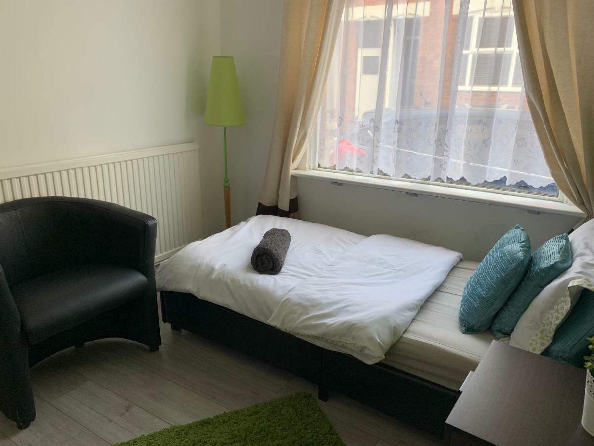 Fuller Rooms Kettering Buitenkant foto